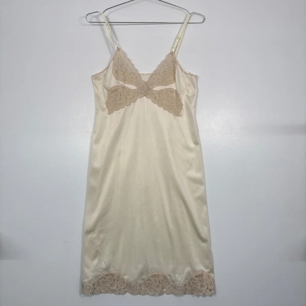 Vintage Women Full Slip Size Small Cream Lace Trim Adjustable Straps Unbranded - Picture 1 of 10